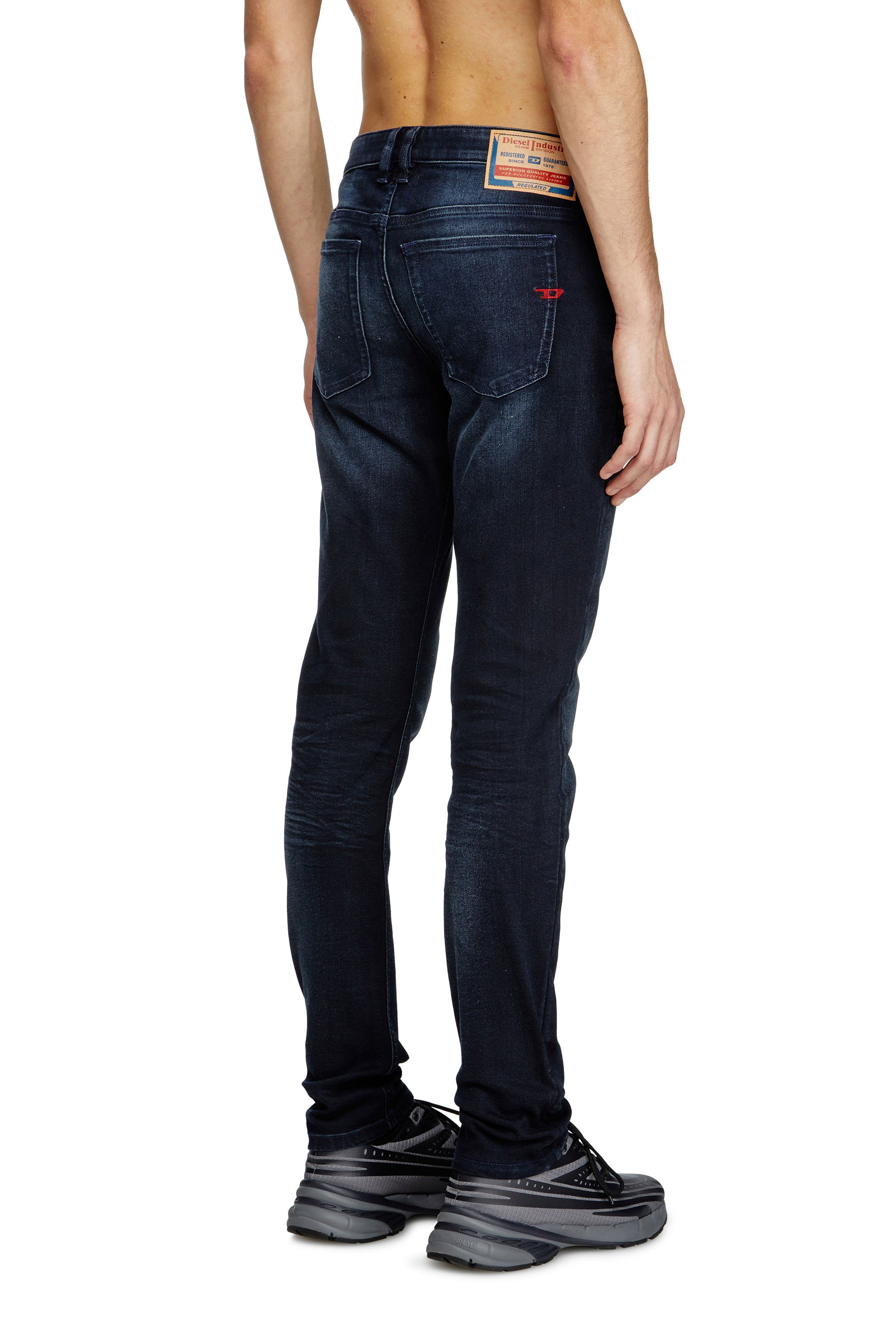 Diesel - Skinny Jeans 1979 Sleenker 0BMBU Hombre, Azul Oscuro - 3