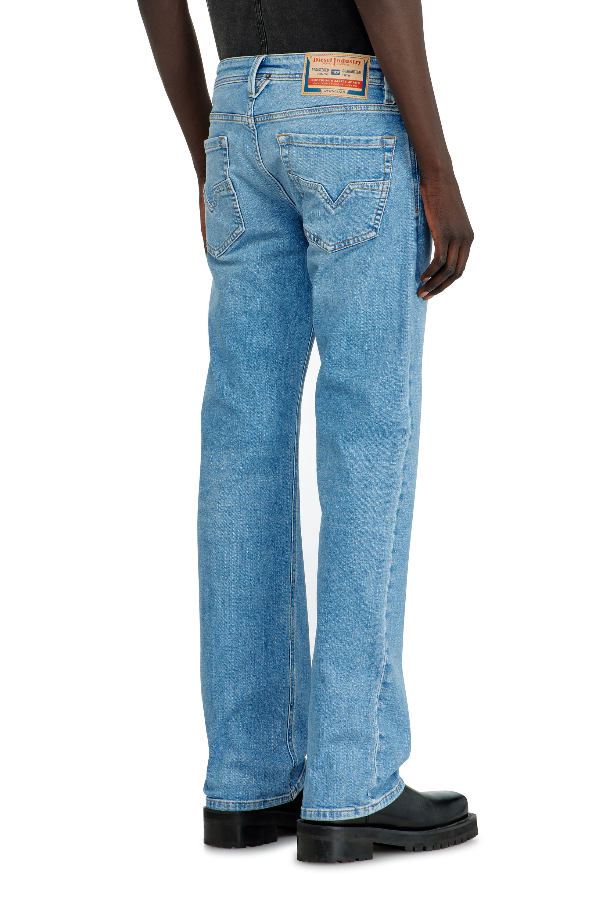 Diesel - Regular Jeans 1985 Larkee 0HDBJ Hombre, Azul Claro - 5