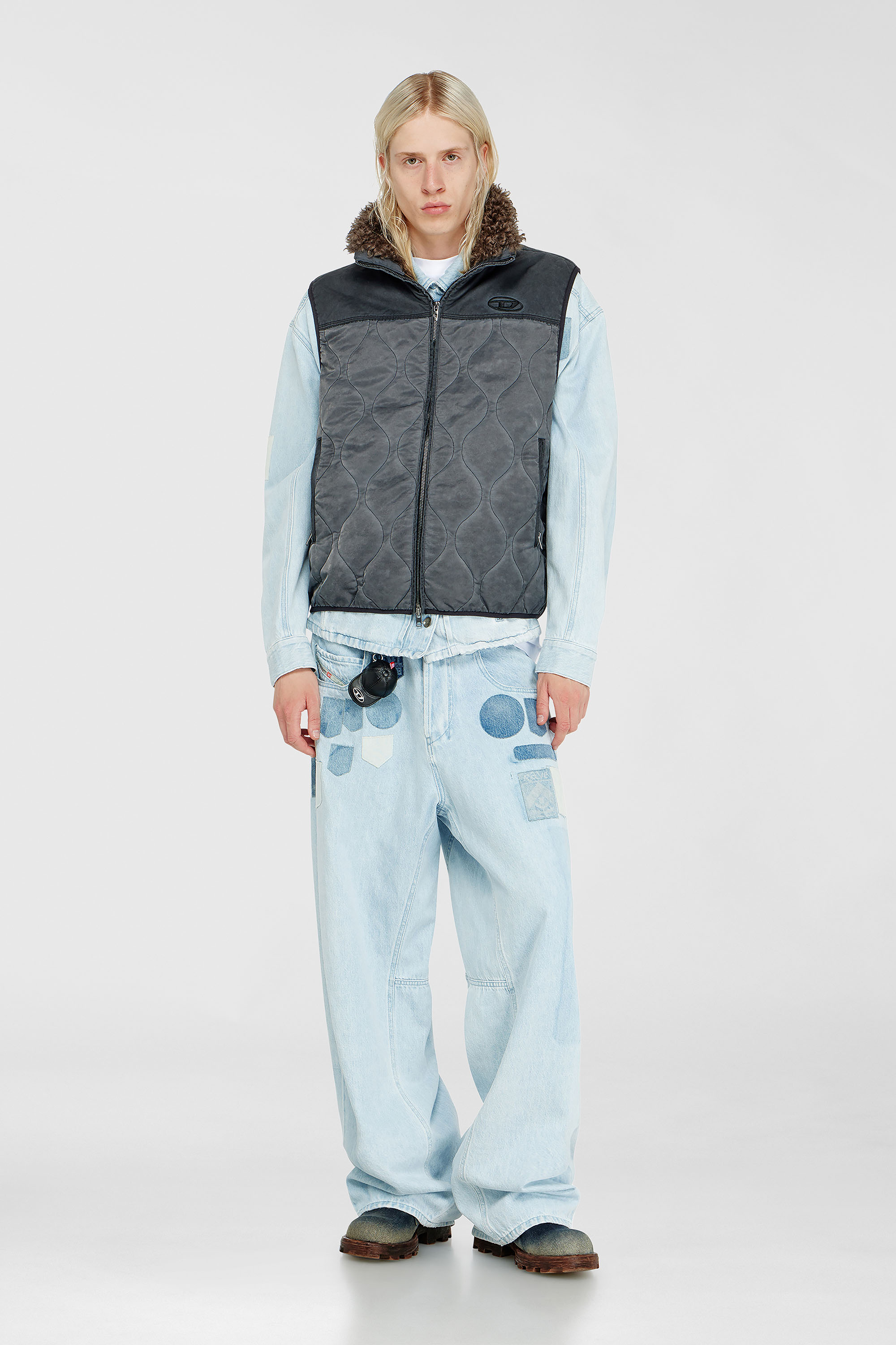 Diesel - J-ALVAR, Chaleco acolchado con cuello interior suave Hombre in Gris - 2
