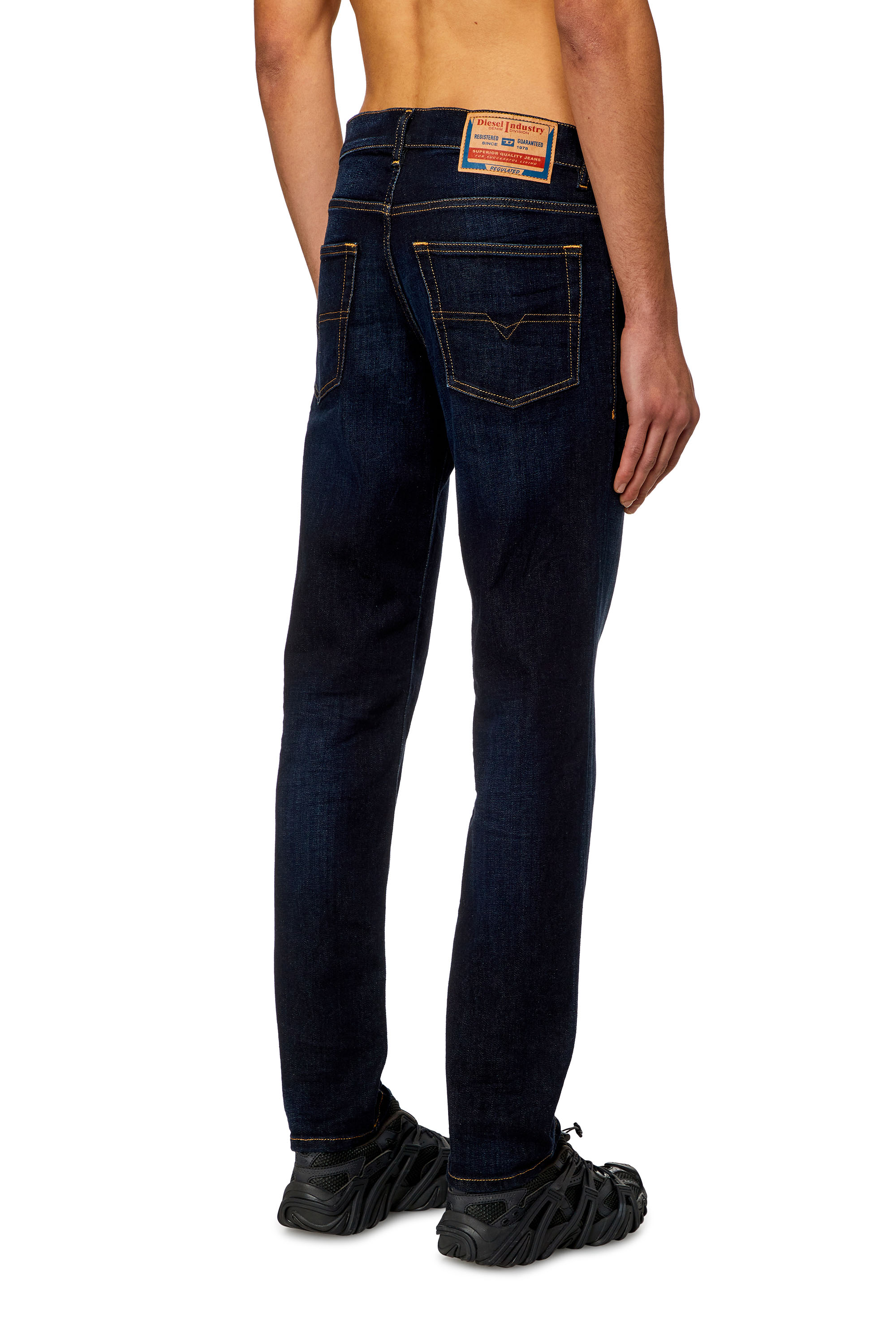 Diesel - Tapered Jeans 2023 D-Finitive 009ZS, Azul Oscuro - Image 3