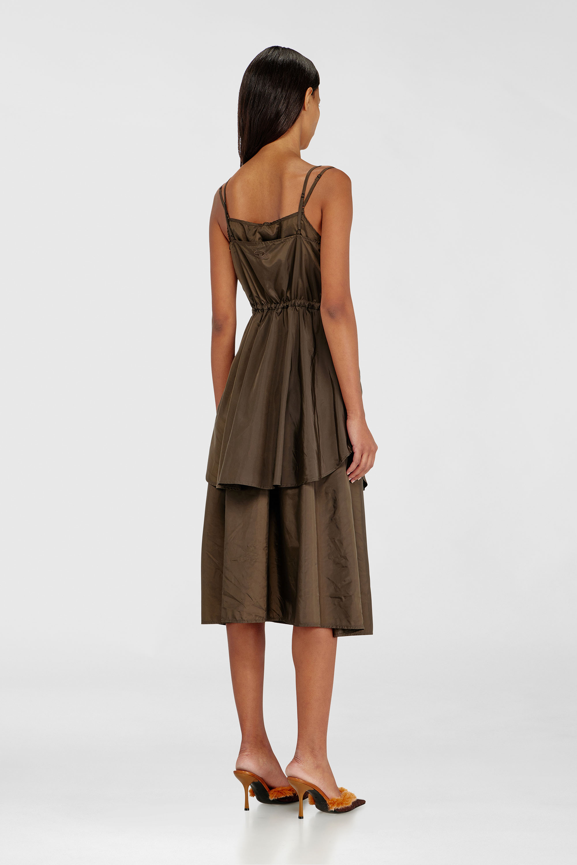 Diesel - D-OROTEA-T1, Vestido de nailon ligero con dise&ntilde;o de capas Mujer in Marr&oacute;n - 4