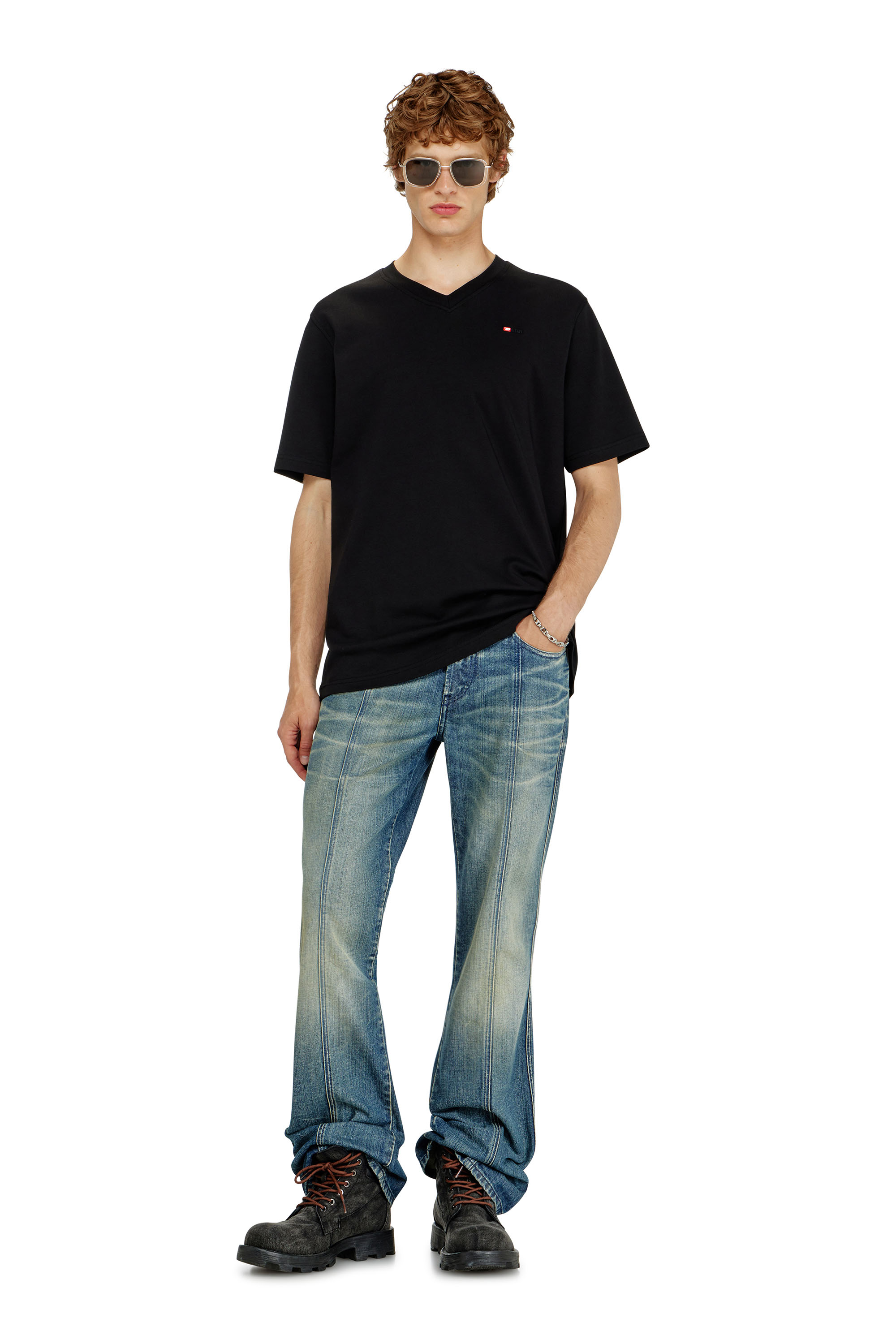 Diesel - T-ADJUST-V-MICRODIV, Camiseta de cuello de pico con microbordado de logo Hombre in Negro - 2