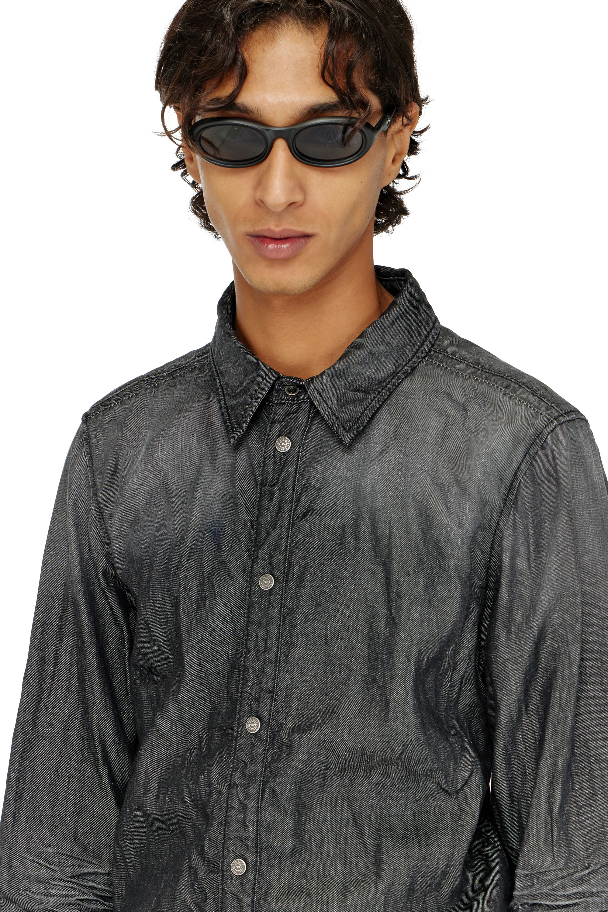 Diesel - D-SYNAR-FSJ2, Camisa de denim arrugado Hombre in Negro - 5