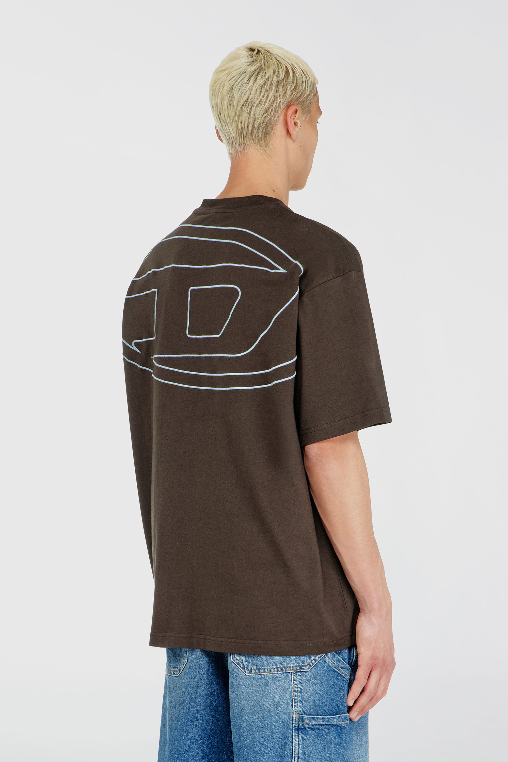 Diesel - T-BOGGY-MEGOVAL-D, Camiseta con bordado oval D grande Hombre in Marr&oacute;n - 4