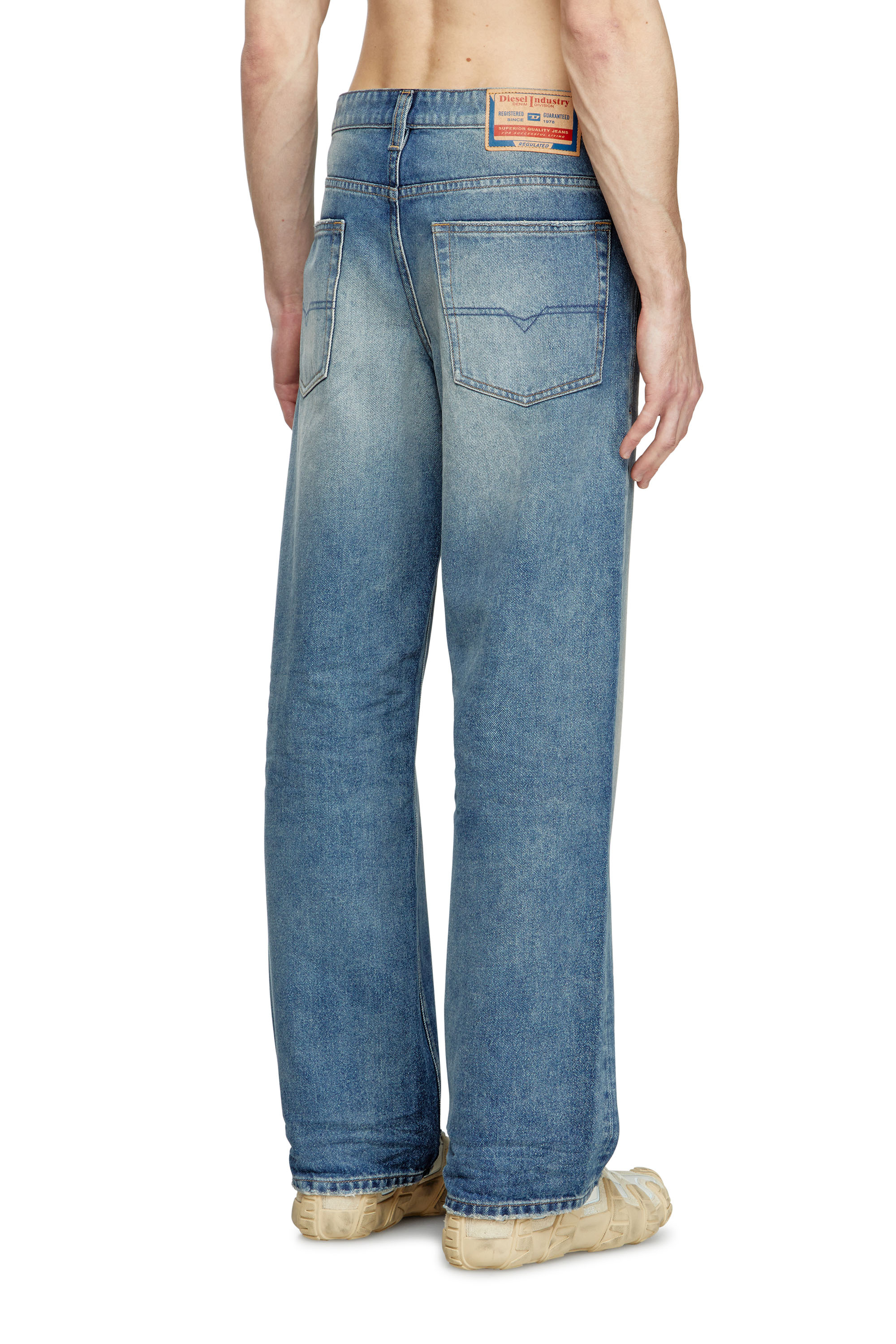 Diesel - Relaxed Jeans 2001 D-Macro 0DBEB Hombre, Azul medio - 4